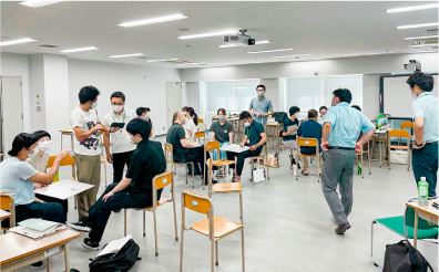 黒板でなく生徒と向き合う時間を!